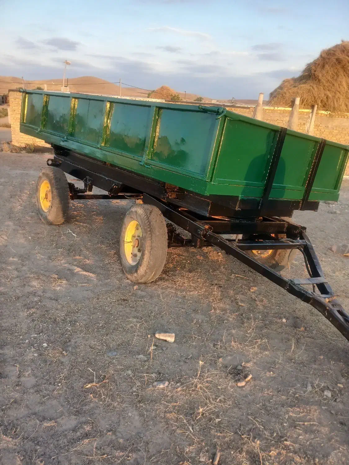 تریلی چهارچرخ|ماشین‌آلات صنعتی|اهر, |دیوار