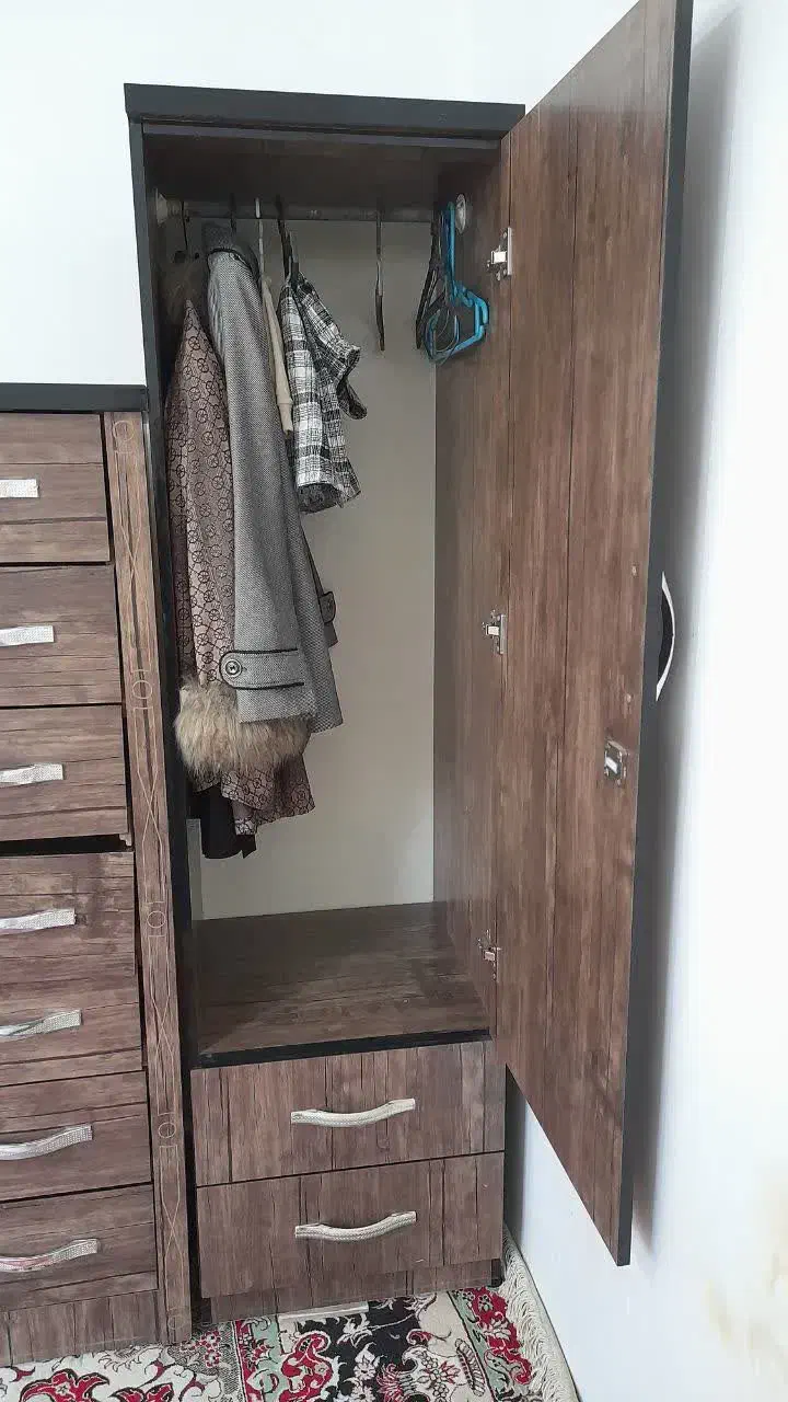 کمد سالم وتمیز و جادار|جاکفشی، کمد، دراور|قروه, |دیوار