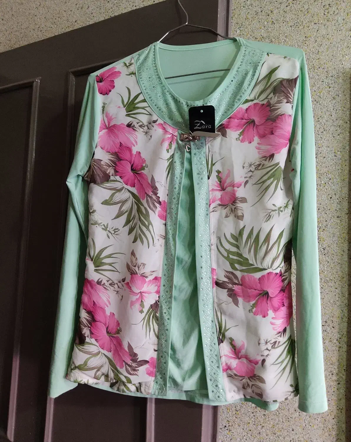 شومیز|لباس|رشت, پیرسرا|دیوار