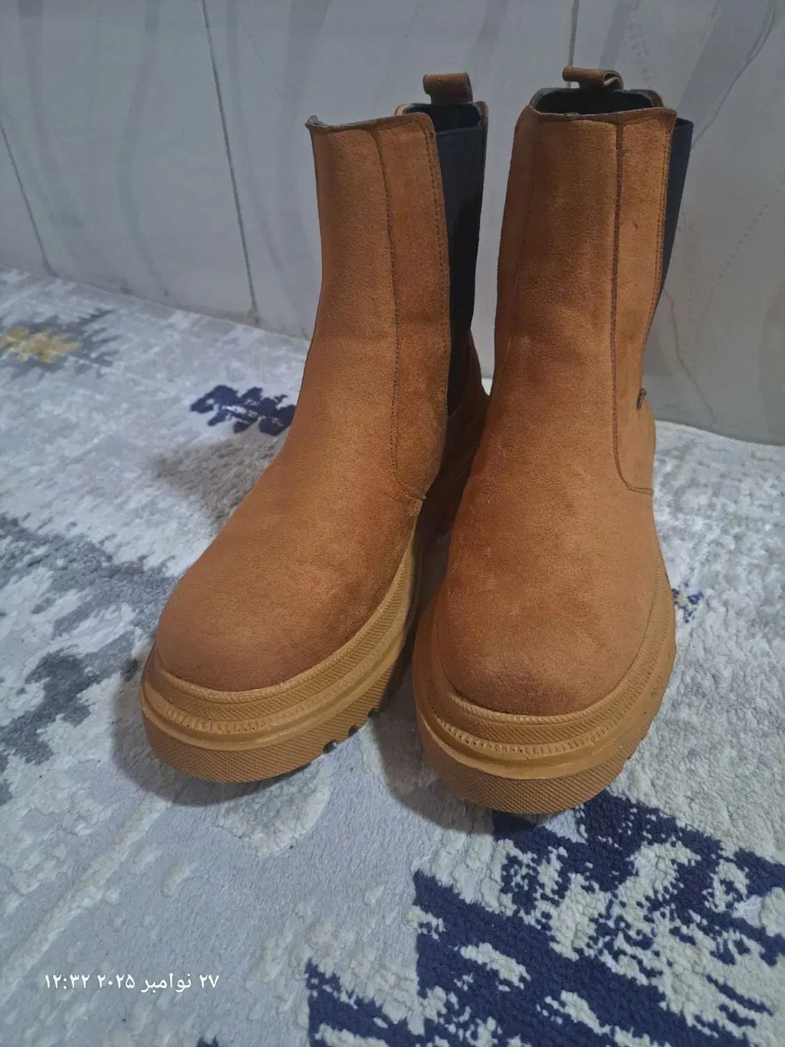 نیم بوت|کیف، کفش، کمربند|قم, نیروگاه|دیوار