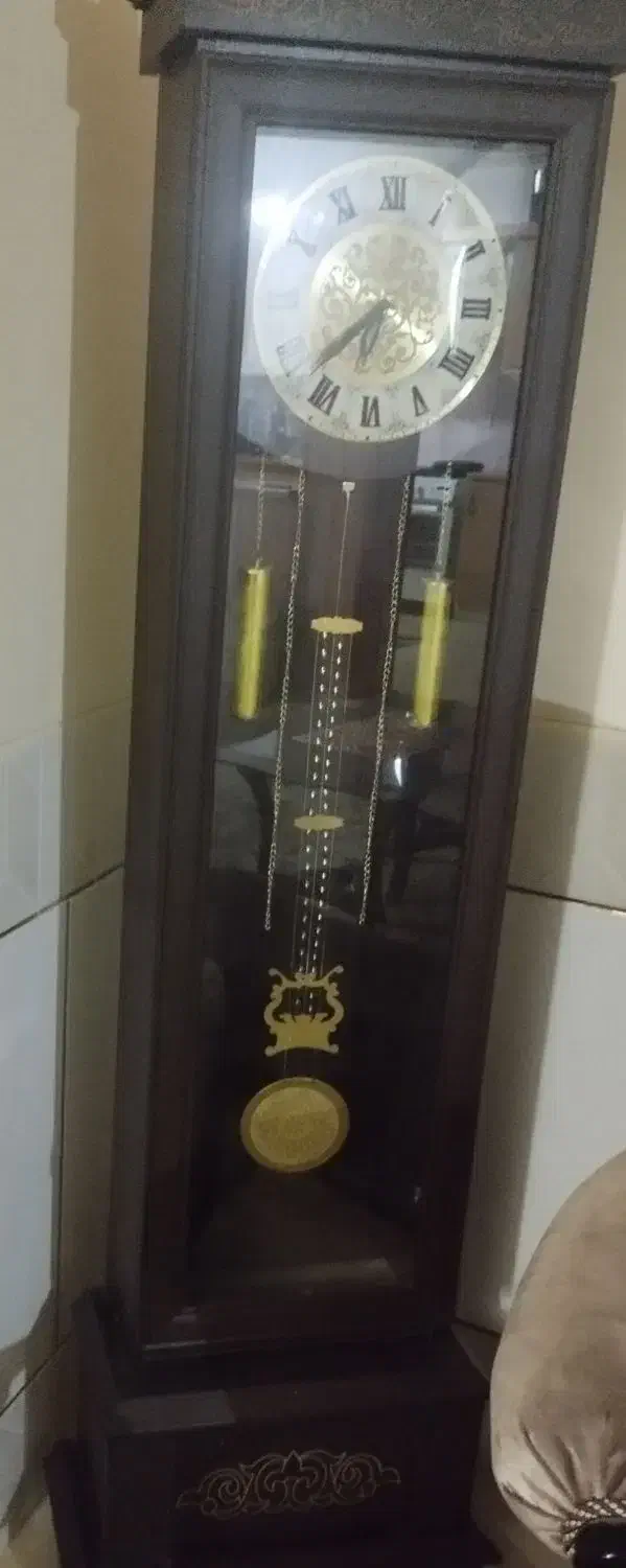 ساعت ایستاده|ساعت دیواری و تزئینی|فولادشهر, ورزشگاه فولادشهر|دیوار