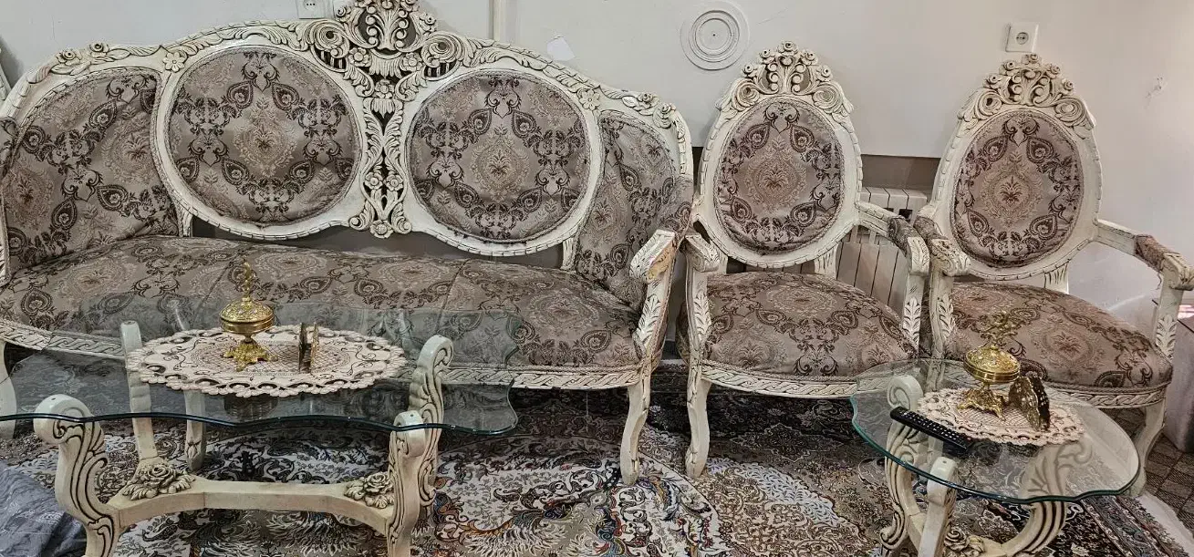 مبل ۹ نفره چوب گردو|مبلمان خانگی و میز عسلی|تبریز, |دیوار