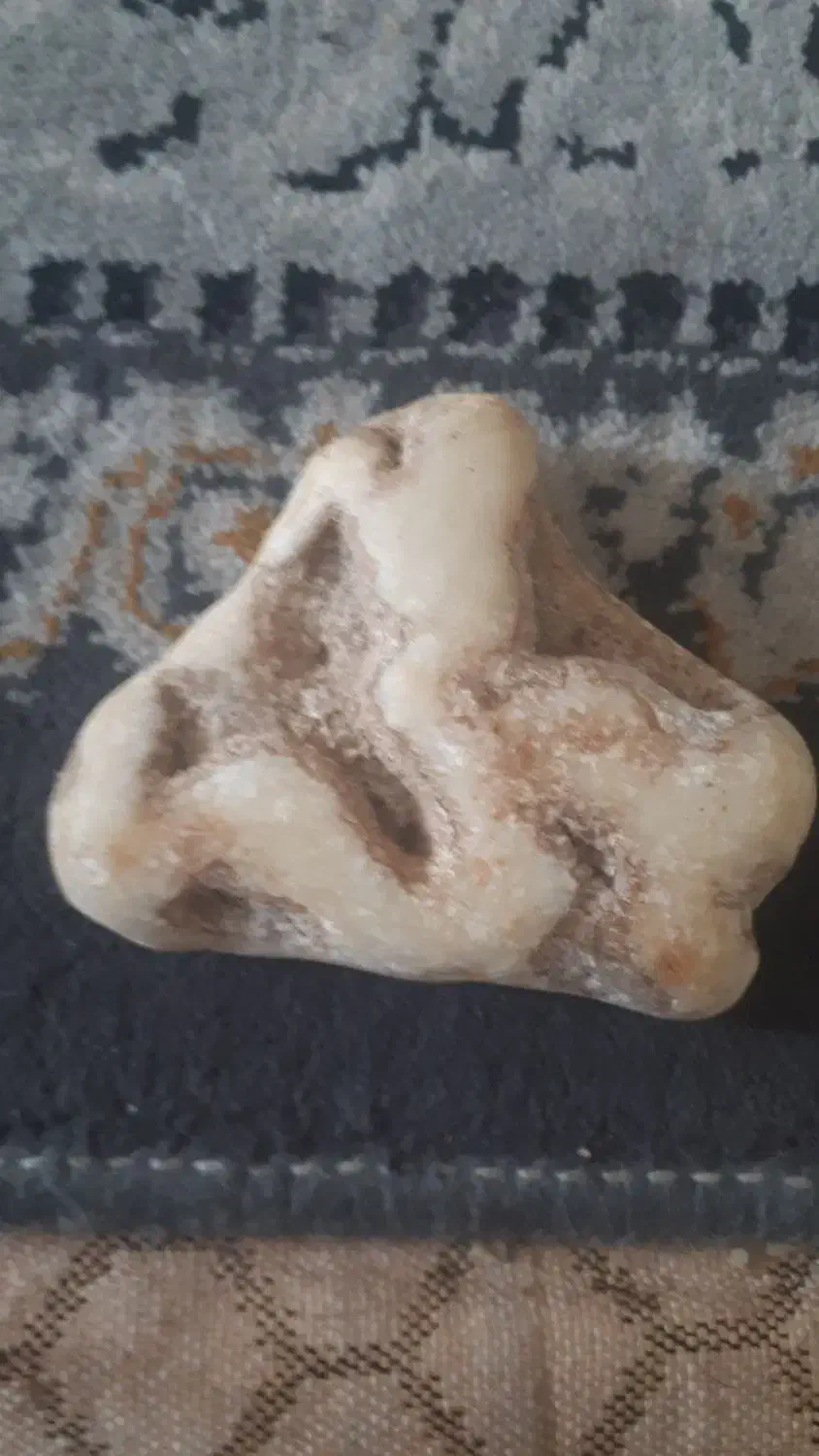 سنگ کوارتز|کلکسیون اشیاء عتیقه|ایلام, |دیوار