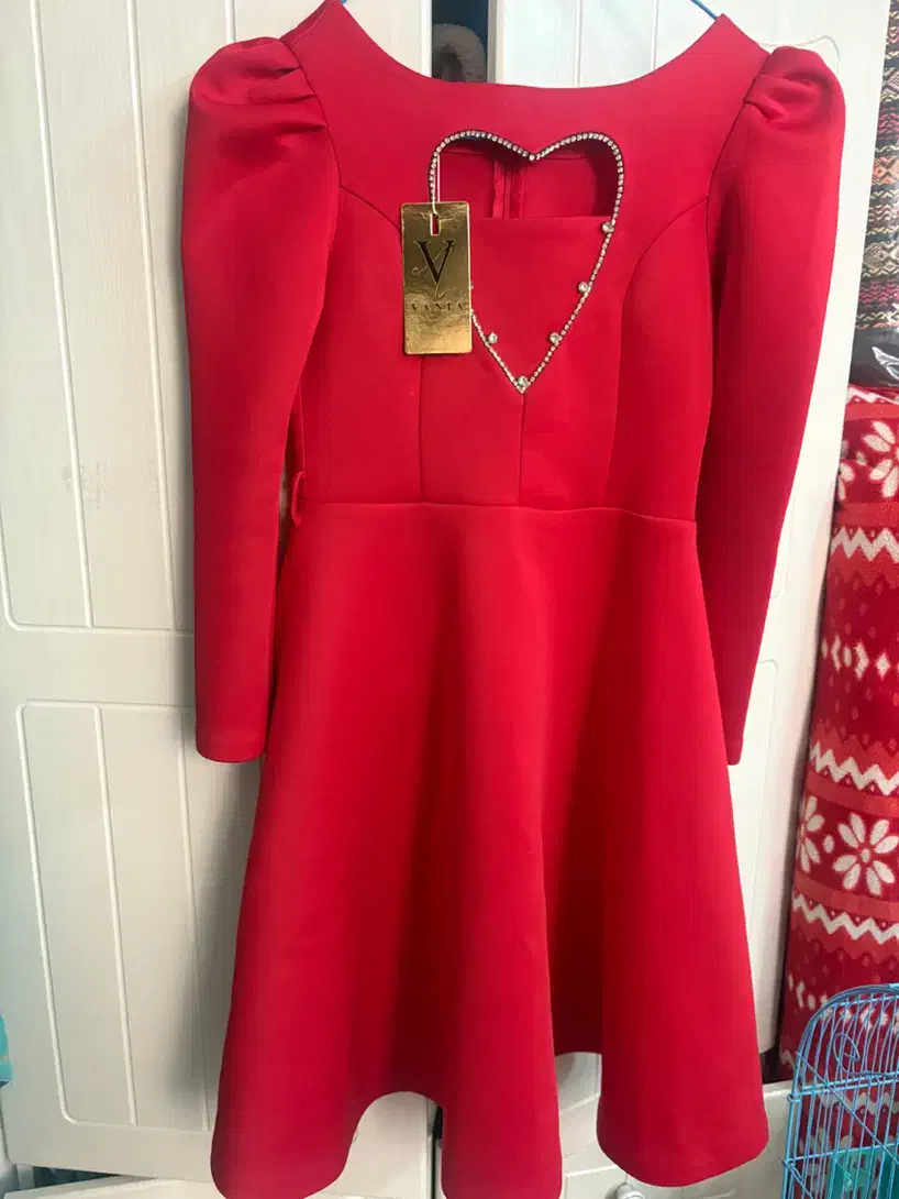 لباس مجلسی|لباس|فردیس, داوری|دیوار