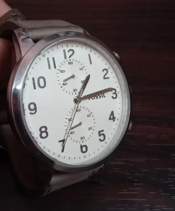 ساعت اصل|ساعت|هشتگرد, هشتگرد قدیم|دیوار