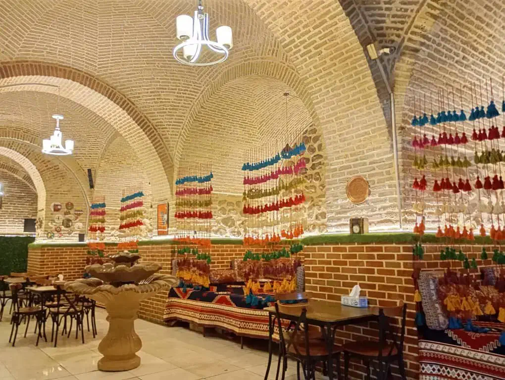 دو همکار خانوم|استخدام خدمات فروشگاه و رستوران|زنجان, |دیوار