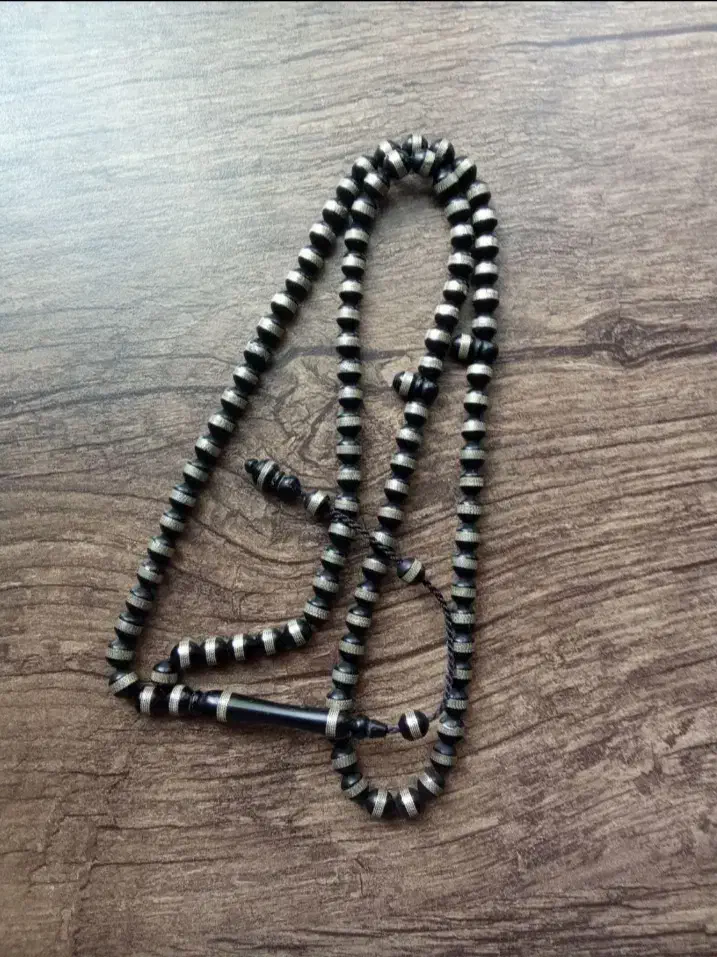 تسبیح شاه مقصود و نقره کوب|بدلیجات|زابل, |دیوار