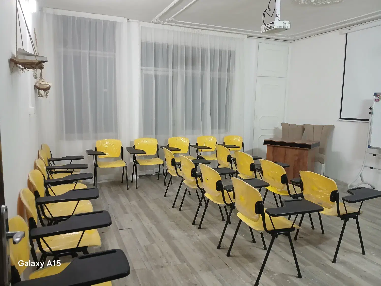 اجاره فضاآموزشی حاشیه وکیل آباد(بین هاشمیه و کوثر)|اجارهٔ کوتاهمدت دفتر کار و فضای آموزشی|مشهد, کوثر|دیوار