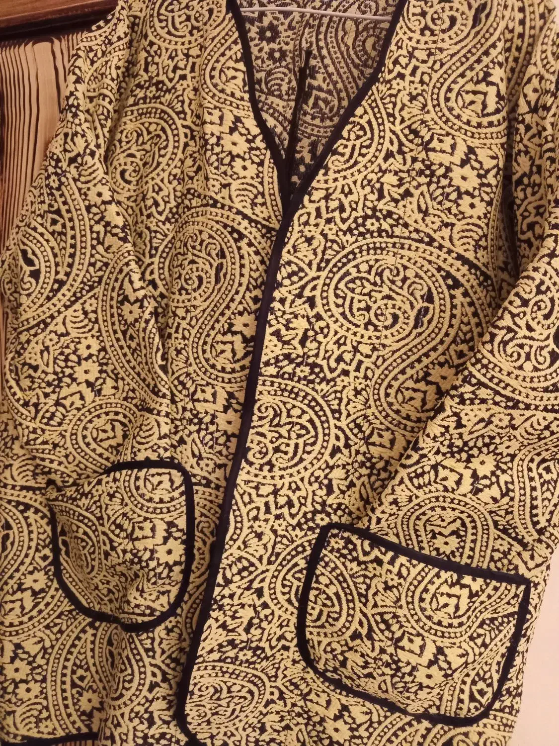 کت پاییزی|لباس|رشت, دیلمان|دیوار