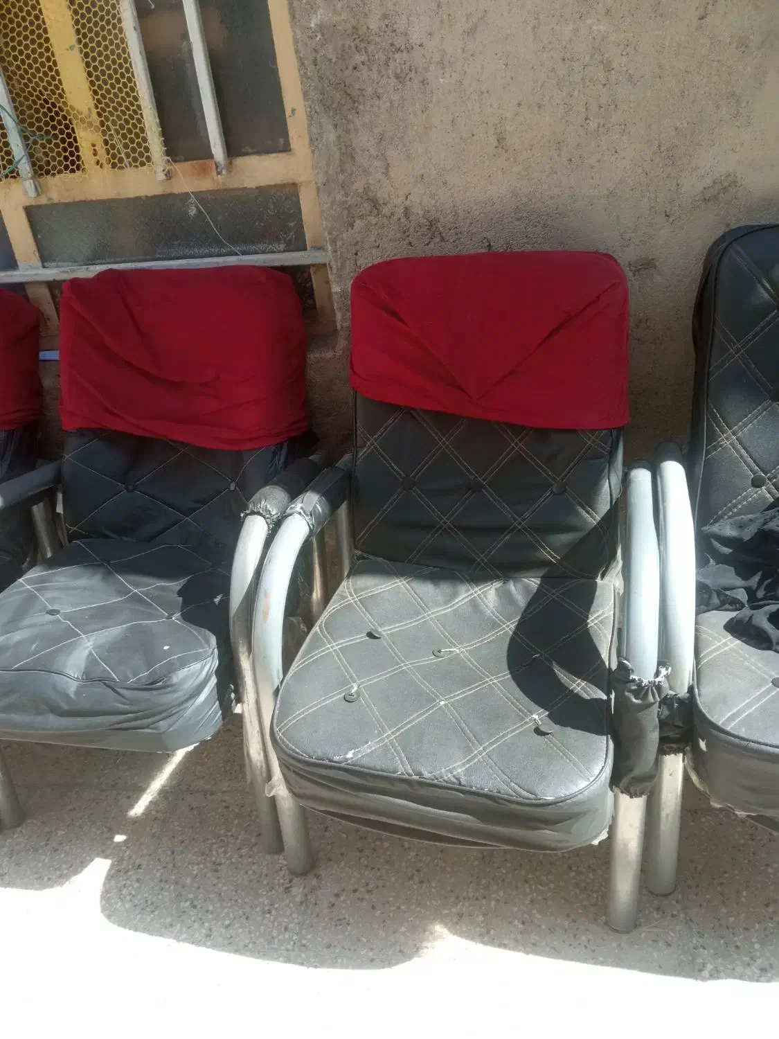 صندلی مغازه ای چرام|صندلی و نیمکت|چرام, |دیوار