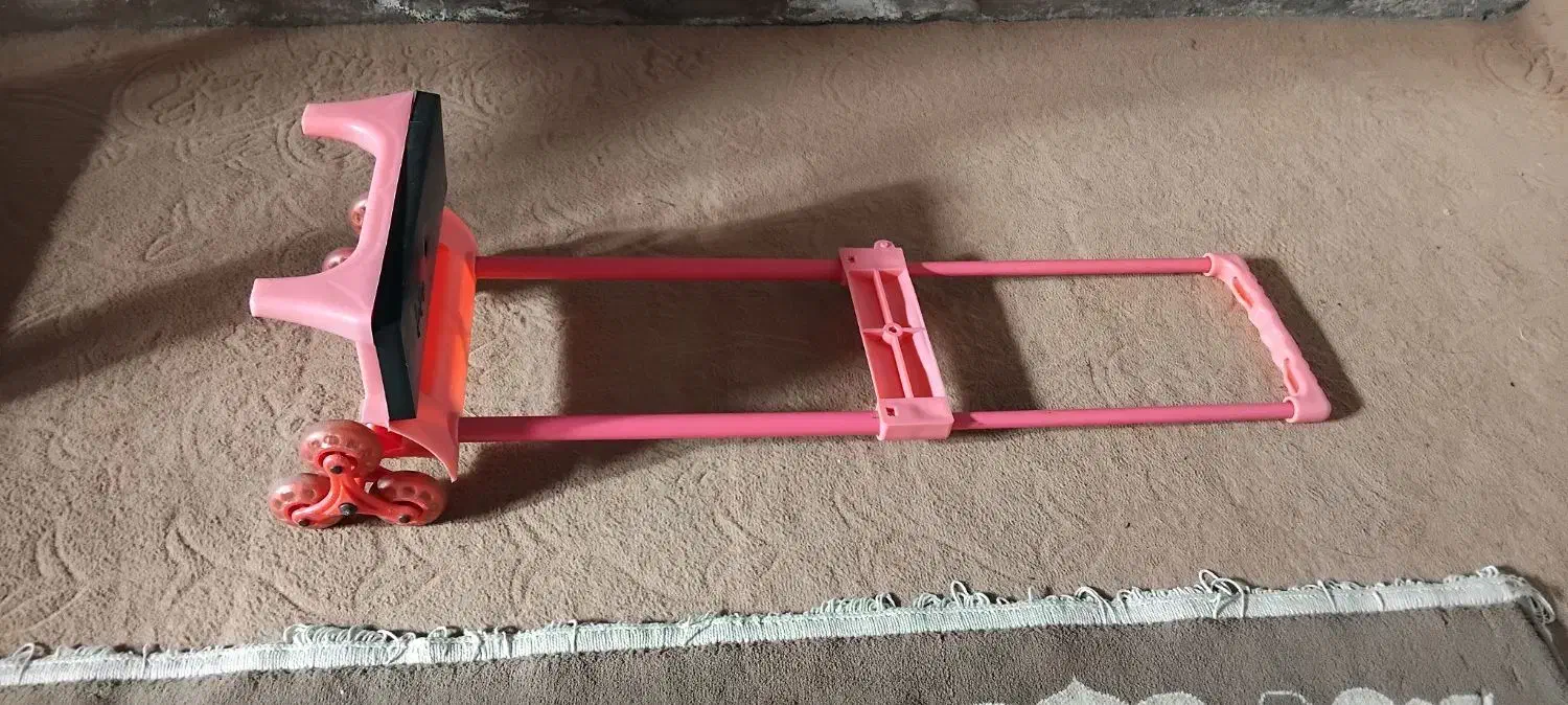 چرخ کیف|کیف، کفش، کمربند|قم, دروازه ری|دیوار