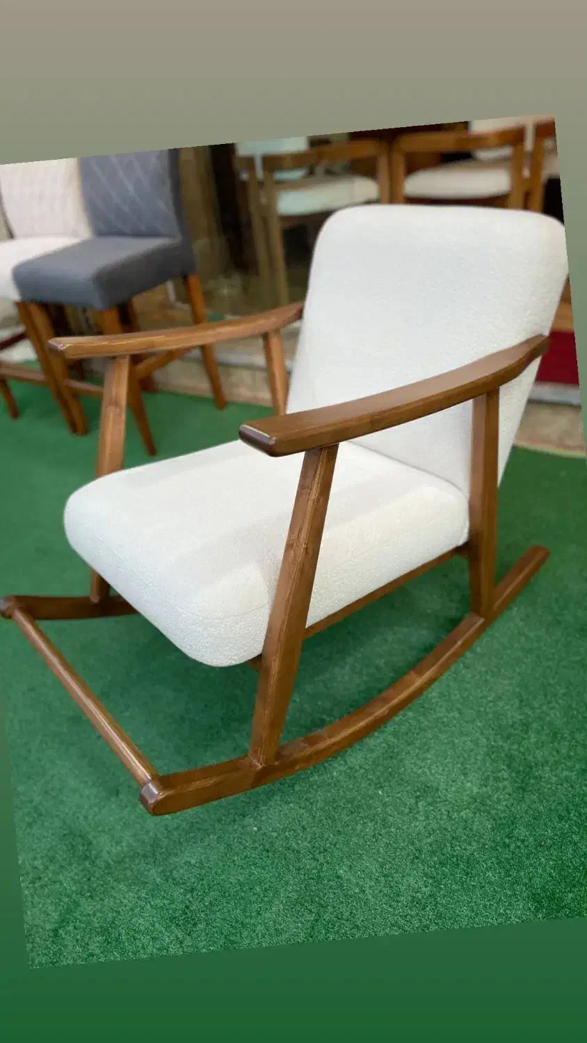 صندلی راک مادر بزرگ راحتی|صندلی و نیمکت|رشت, چله خانه|دیوار