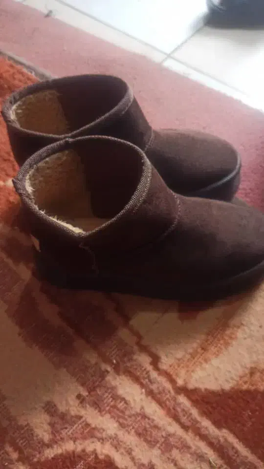 نیم بوت|کیف، کفش، کمربند|سیدان, |دیوار