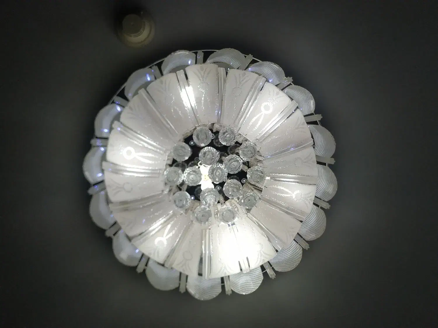 لوستر سقفی 3 حالته کنترلی سایز بزرگ|لوستر و چراغ آویز|اصفهان, کوی میلاد|دیوار