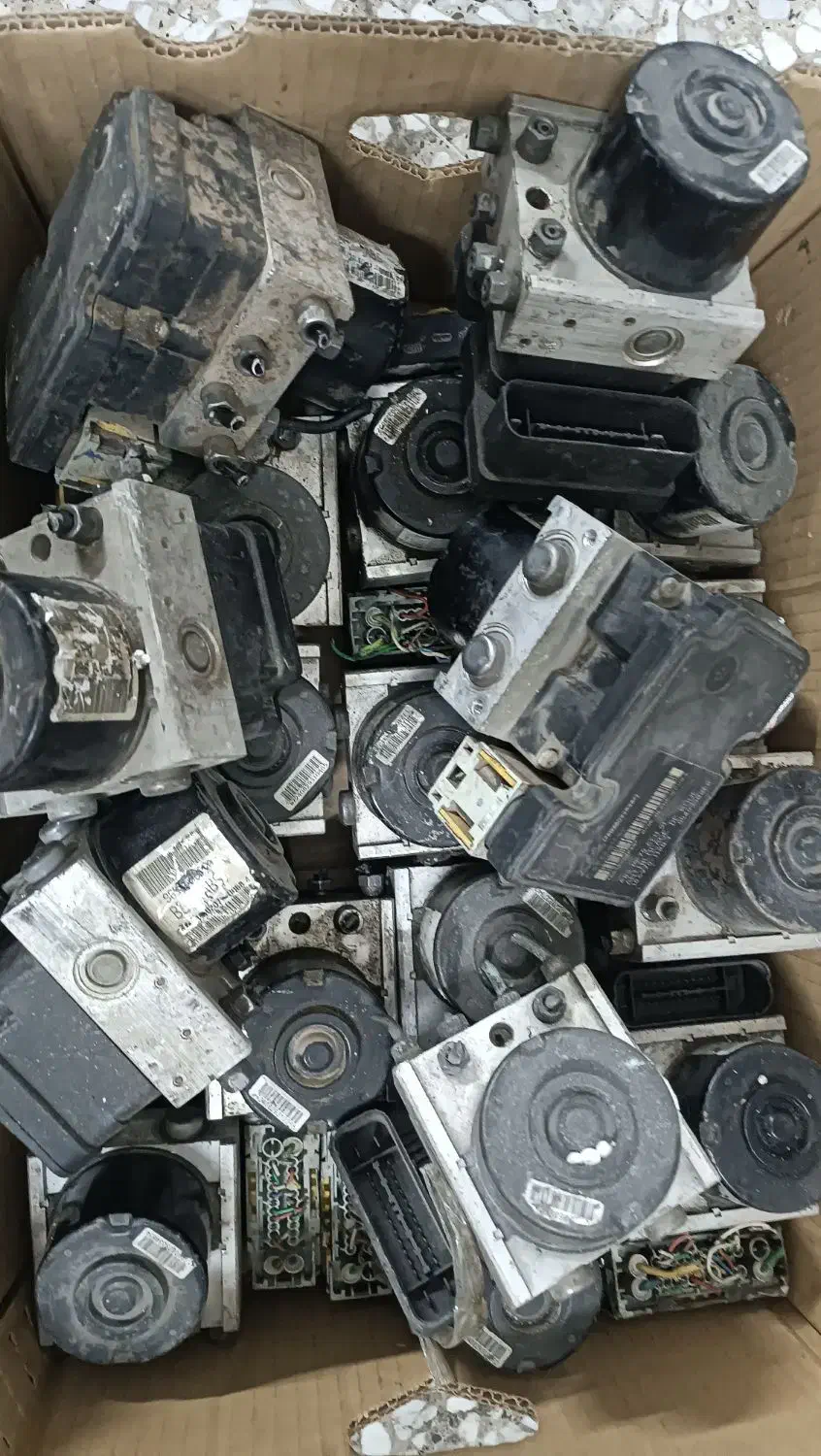 قطعات استوک برقی|قطعات یدکی و لوازم جانبی|قم, سعادتی|دیوار