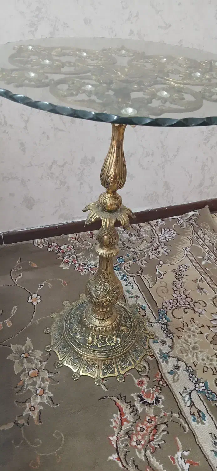 میز تلفن یا خاطره برنجی|میز تلفن|بروجرد, |دیوار