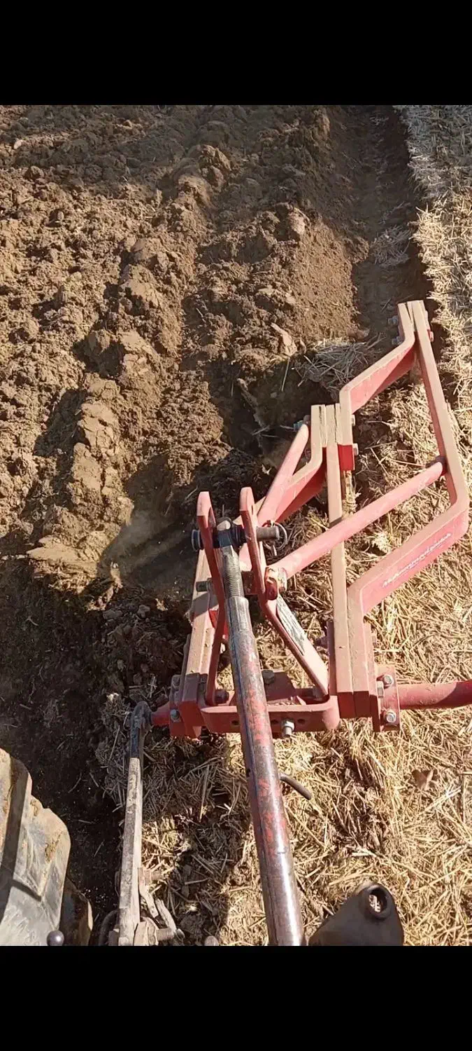 کار با تراکتور و شخم زنی|ماشین‌آلات صنعتی|اسدآباد, |دیوار