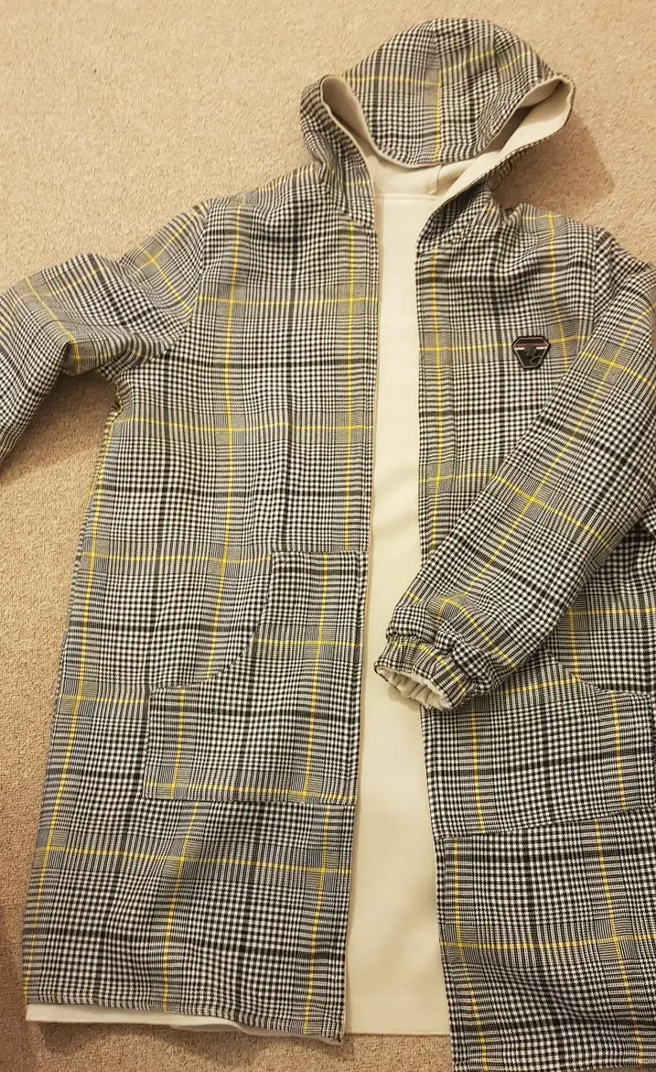 پالتو|لباس|پاوه, |دیوار