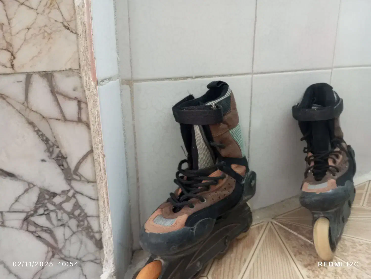 یک جفت اسکیت حرفه ای|دوچرخه، اسکیت، اسکوتر|مشهد, سیسآباد|دیوار