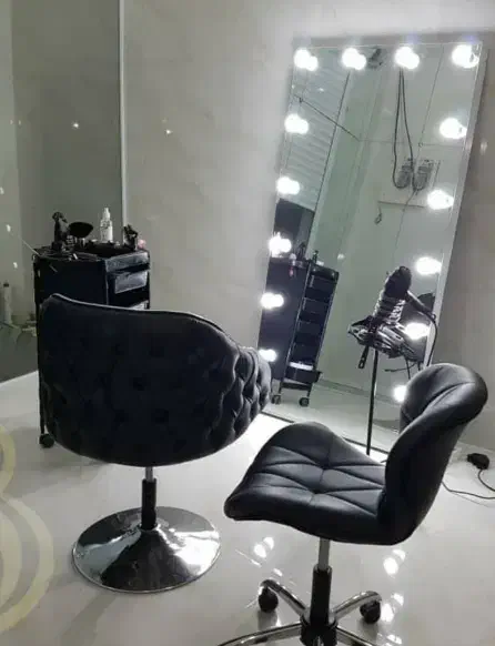 کانتر تخت فیشیال تزریق دکور سالن صندلی اصلاح سرشور|آرایشگاه و سالن‌های زیبایی|شیراز, آبیاری|دیوار
