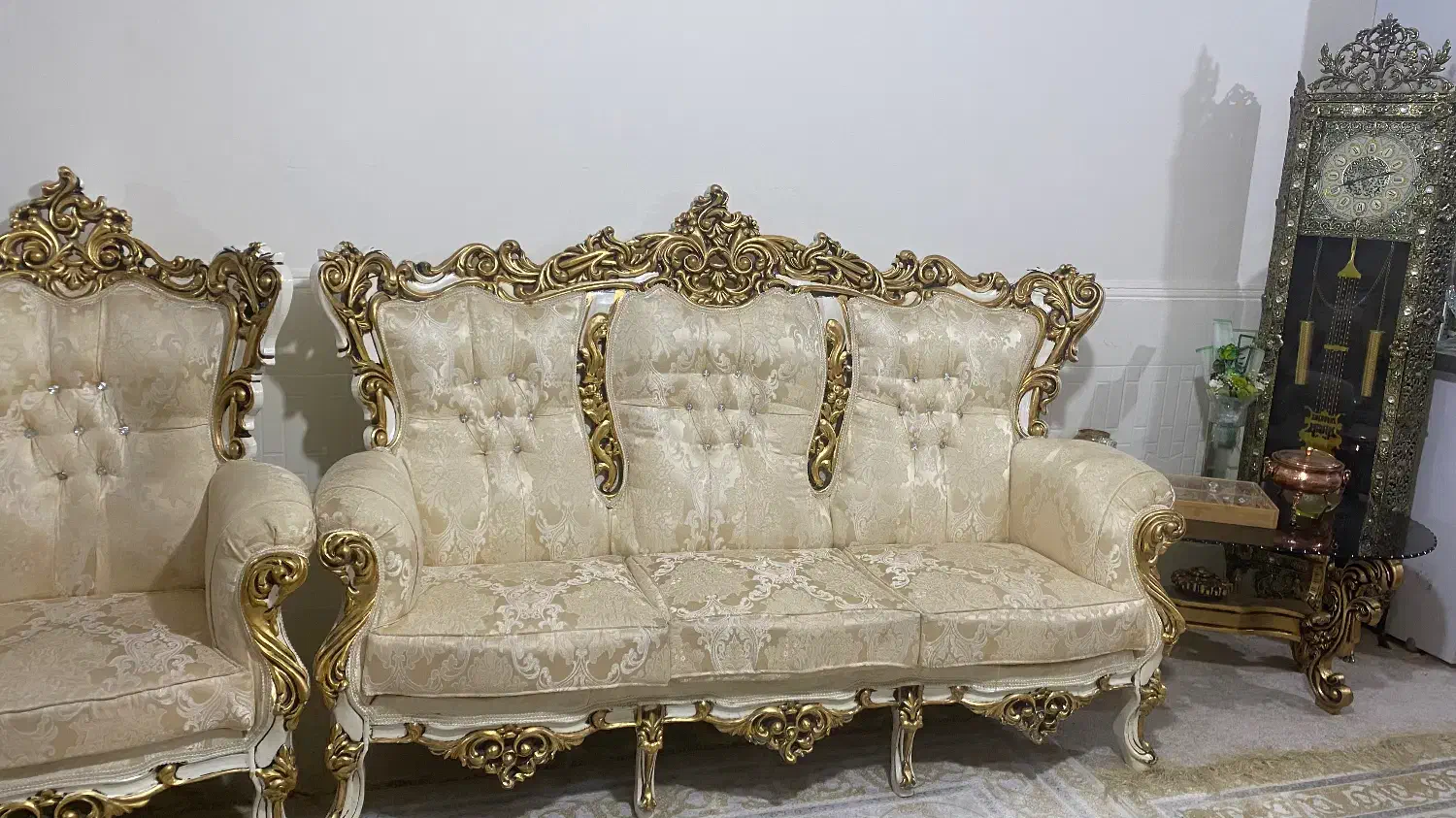 مبلمان ۹ نفره رنگ کرم|مبلمان خانگی و میز عسلی|یاسوج, |دیوار