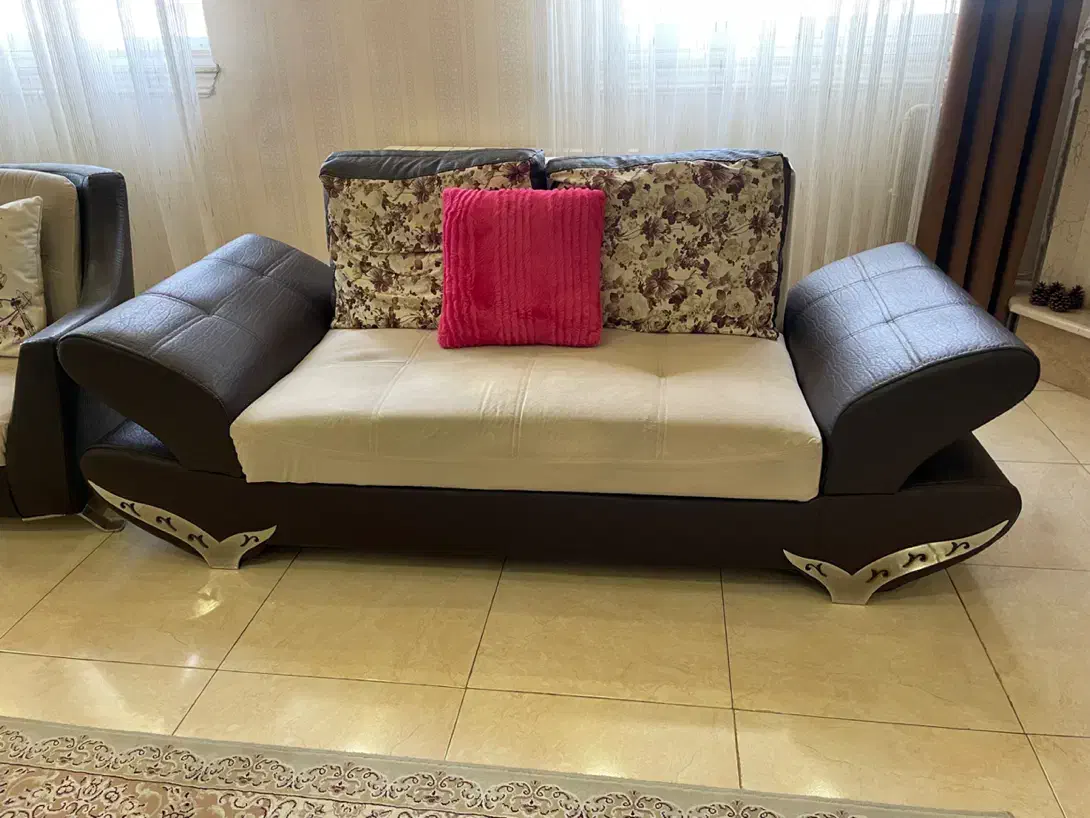 مبل ۷ نفره تختشو|مبلمان خانگی و میز عسلی|رشت, رودباری|دیوار