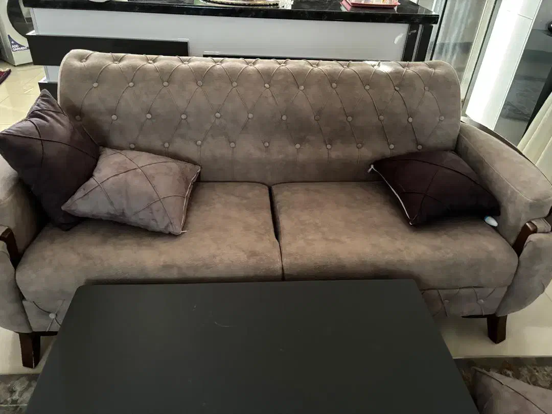 یک دسته مبل هفت نفره چستر|مبلمان خانگی و میز عسلی|کرمان, |دیوار