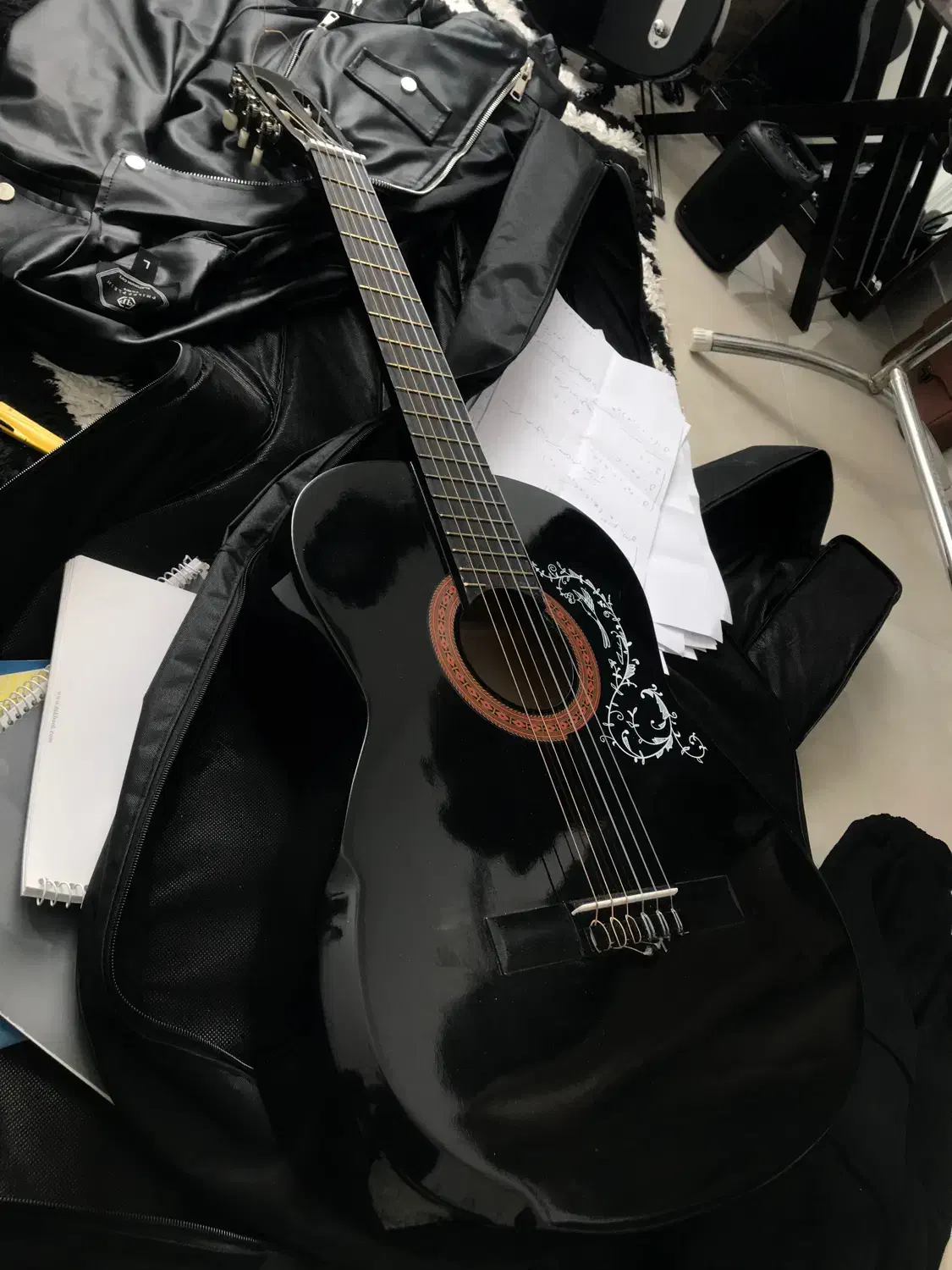 گیتار کلاسیک RNG|گیتار، بیس، امپلیفایر|ارومیه, |دیوار