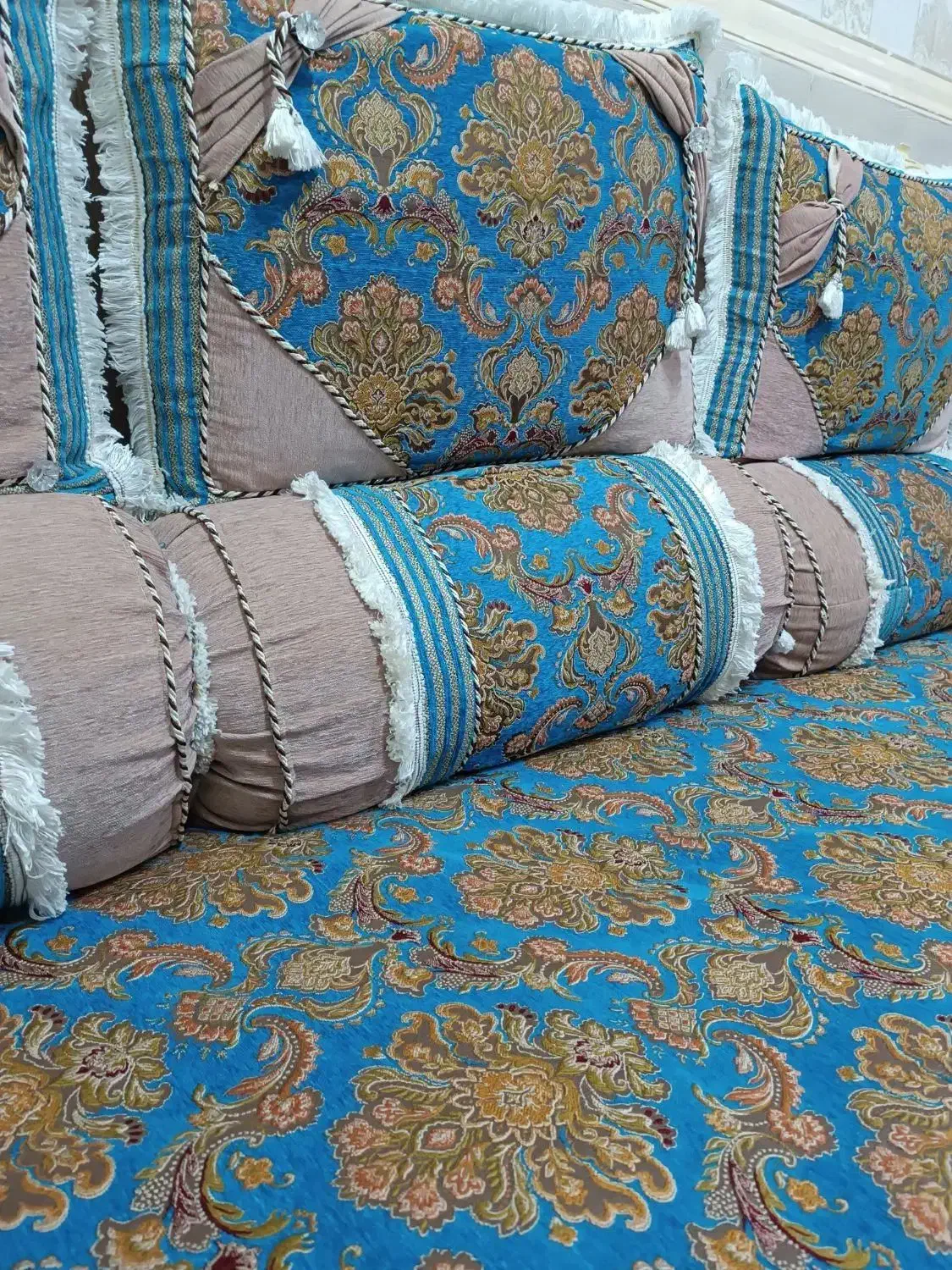 ریه بالشت|رختخواب، بالش، پتو|لردگان, |دیوار