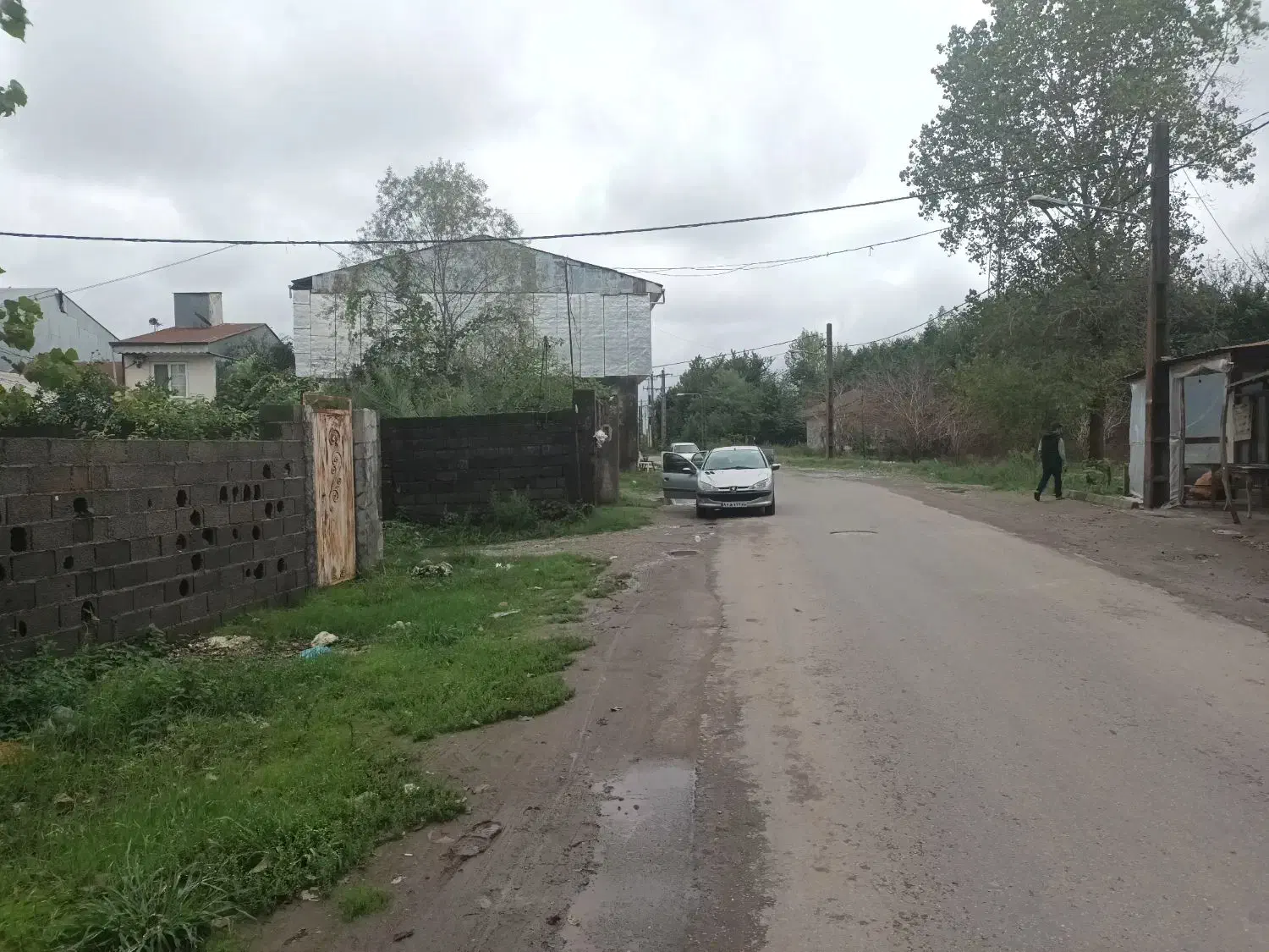 زمین دوردیوار بر اصلی خیابان نوروزی فخب|فروش زمین و ملک کلنگی|رشت, پیله داربن|دیوار