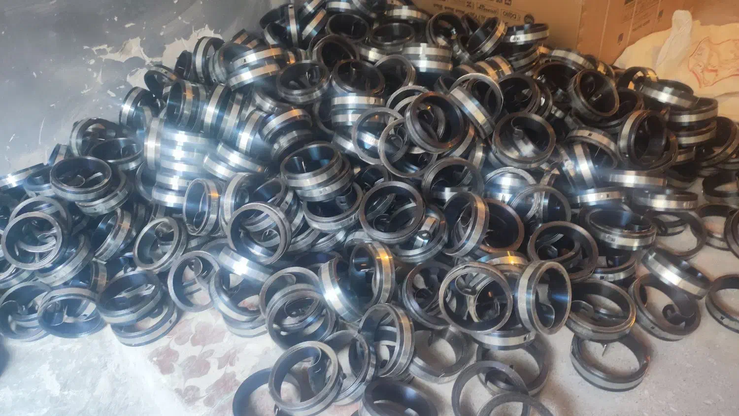 فروش فنر کرکره ورق و شبکه ای به صورت عمده|مصالح و تجهیزات ساختمان|بوکان, |دیوار