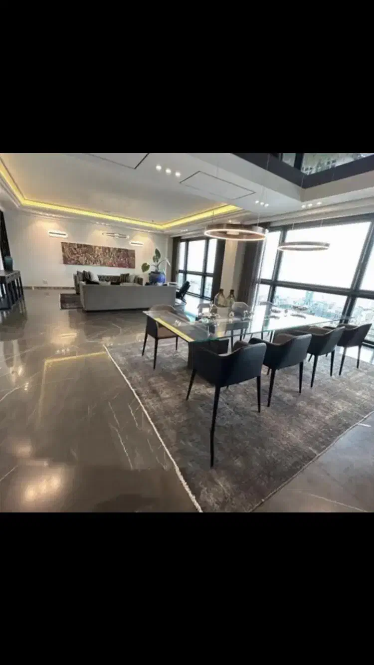 فرمانیه شرقی برج باغ طبقه هفتم/ ۲۴۰متر