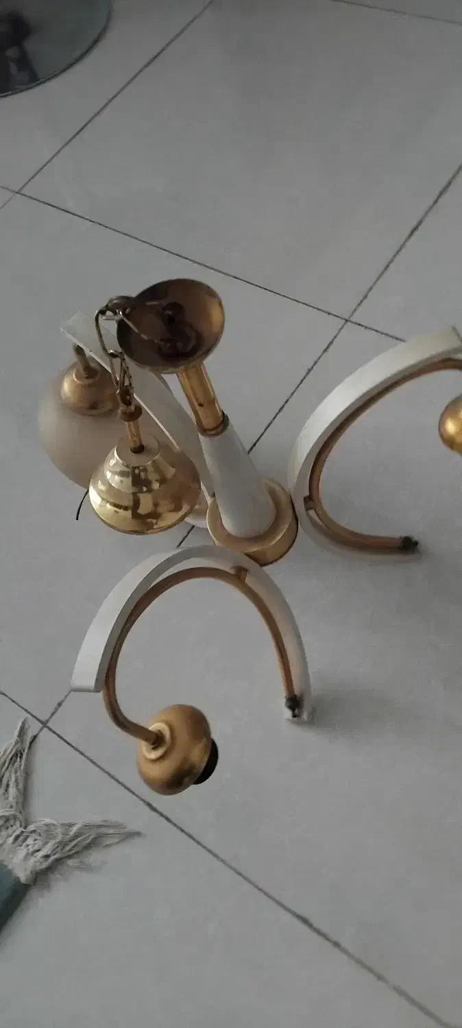 لوستر طلایی سه شاخه|لوستر و چراغ آویز|اسلامشهر, شهرک قائمیه|دیوار
