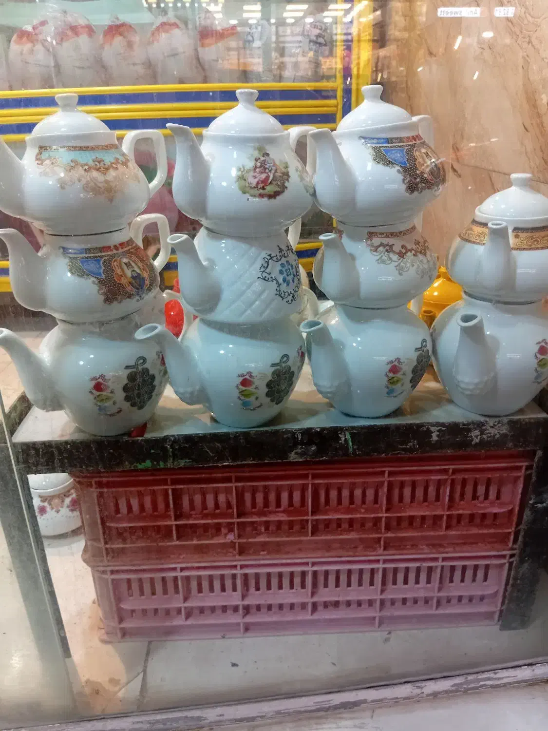 قوری بزرگ‌ کوچیک قیمت ۱۵۰ حراج|قوری، کتری، قهوه‌ساز دستی|نظرآباد, نظرآباد|دیوار