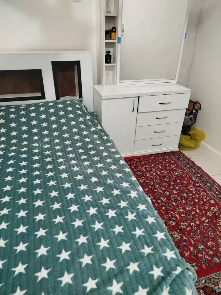 فروش تخت خواب پاتختی و میز ارایش|تخت و سرویس خواب|ایذه, |دیوار