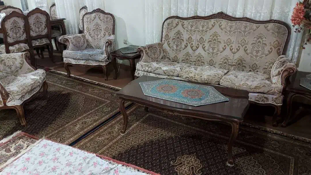 مبلمان کلاسیک ۷ نفره به همراه میز نهار خوری ۸ نفره|مبلمان خانگی و میز عسلی|رشت, لاکانی|دیوار