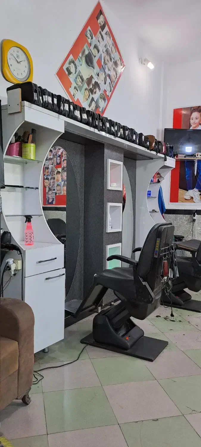 کلیه وسایل یک آرایشگاه کامل|آرایشگاه و سالنهای زیبایی|شاهین دژ, |دیوار