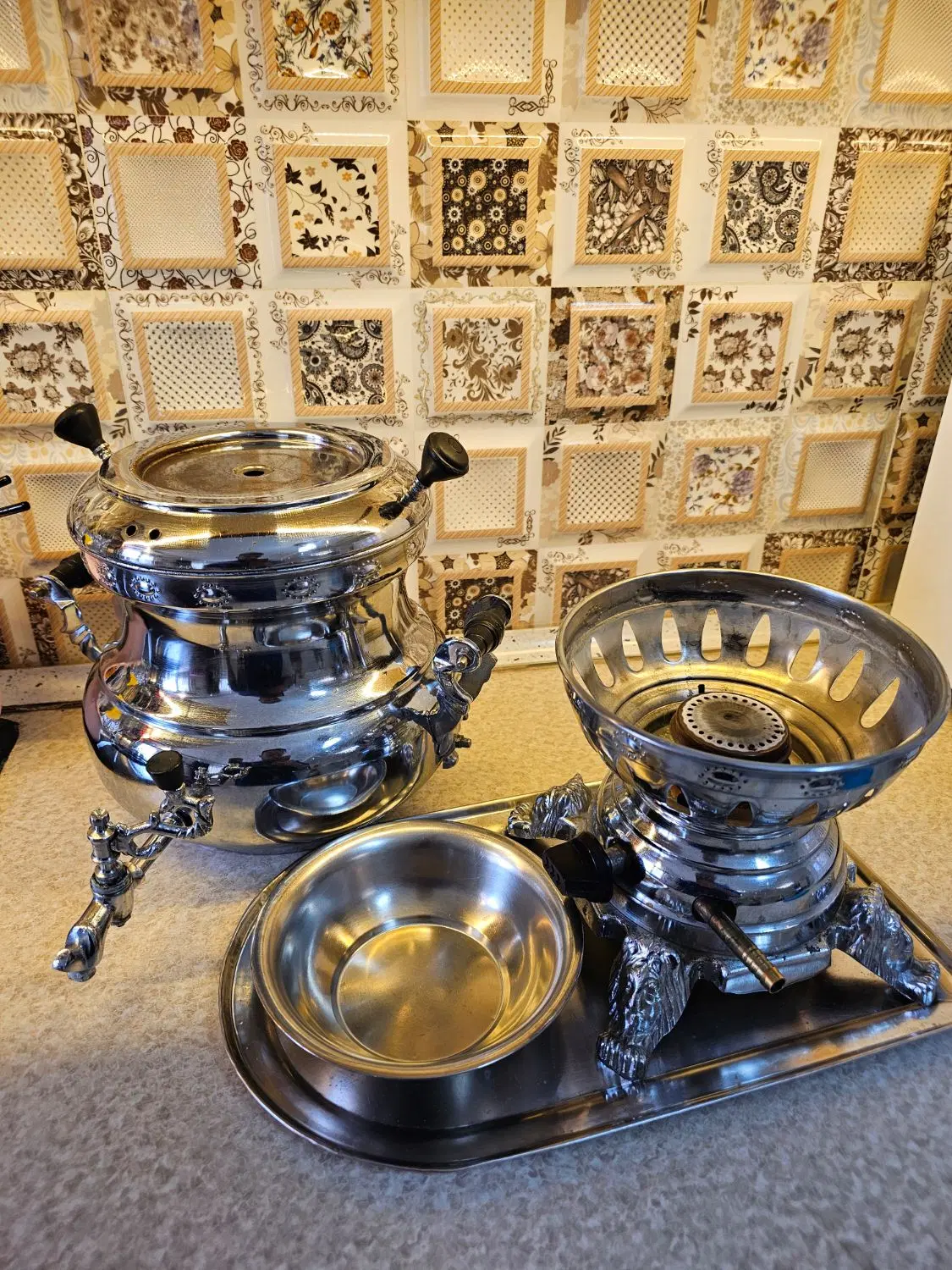 سماور گازی|سماور، چایساز، قهوهساز|رشت, چمارسرا|دیوار