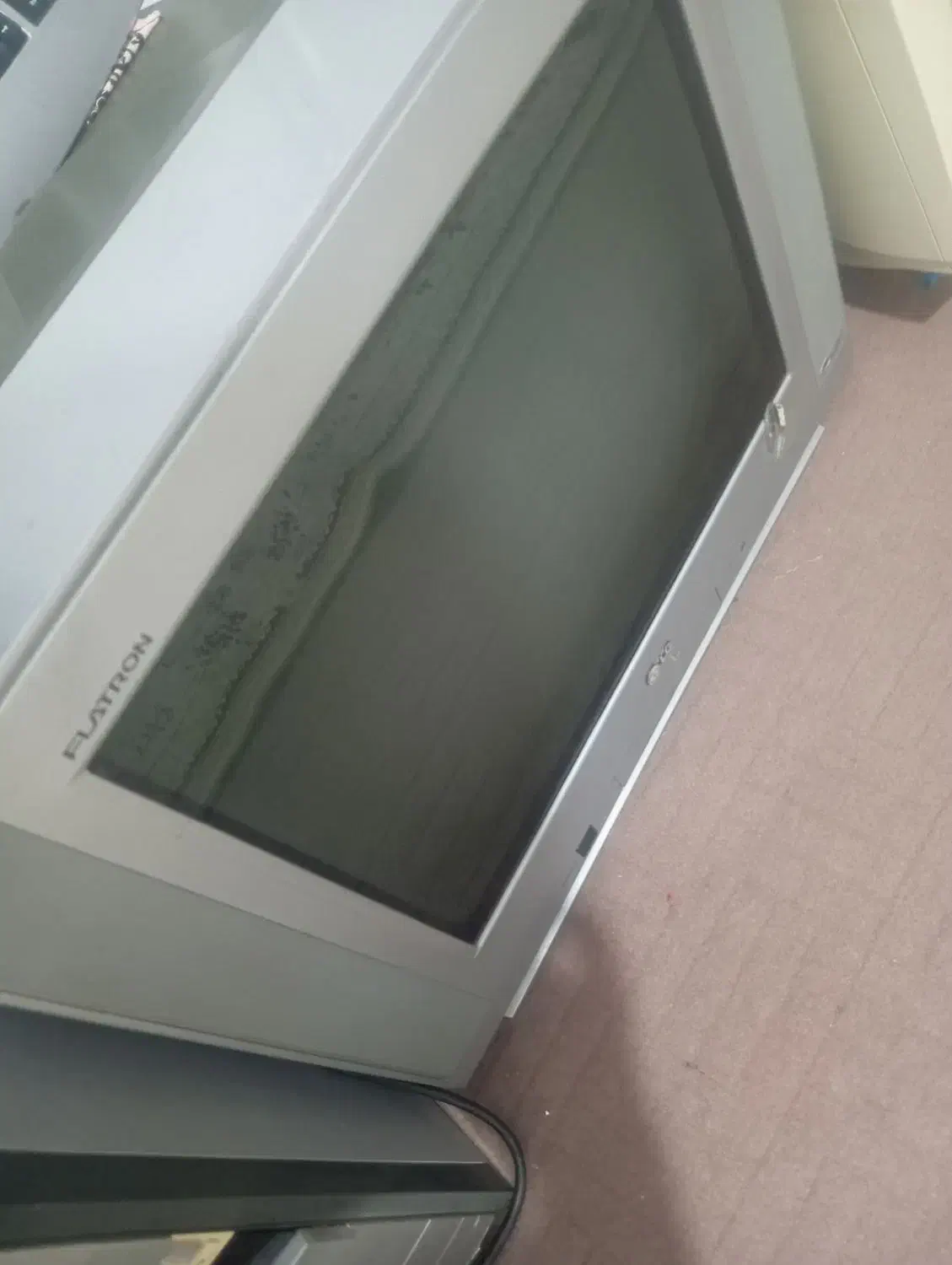 تلویزیون ۲۱ اینچ|تلویزیون و پروژکتور|آبدانان, |دیوار