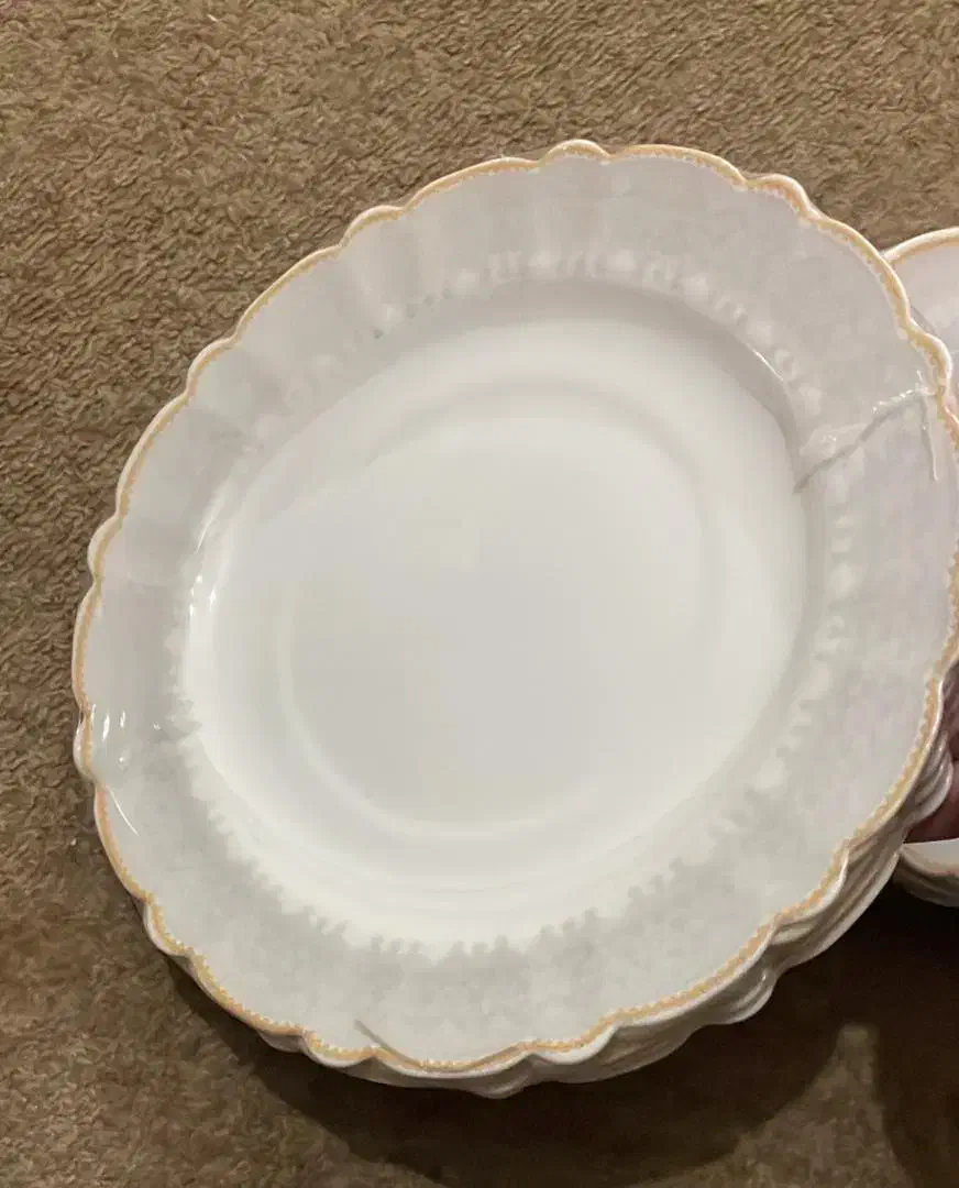 تعدادی وسایل کاملا نو به فروش می‌رسد|ظروف سرو و پذیرایی|یزد, |دیوار