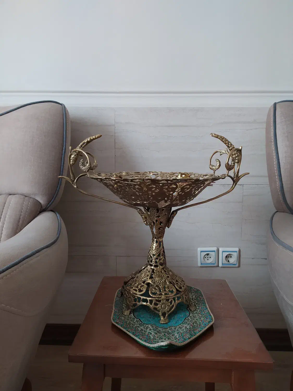 جا میوه‌ای برنجی|ظروف سرو و پذیرایی|اراک, |دیوار