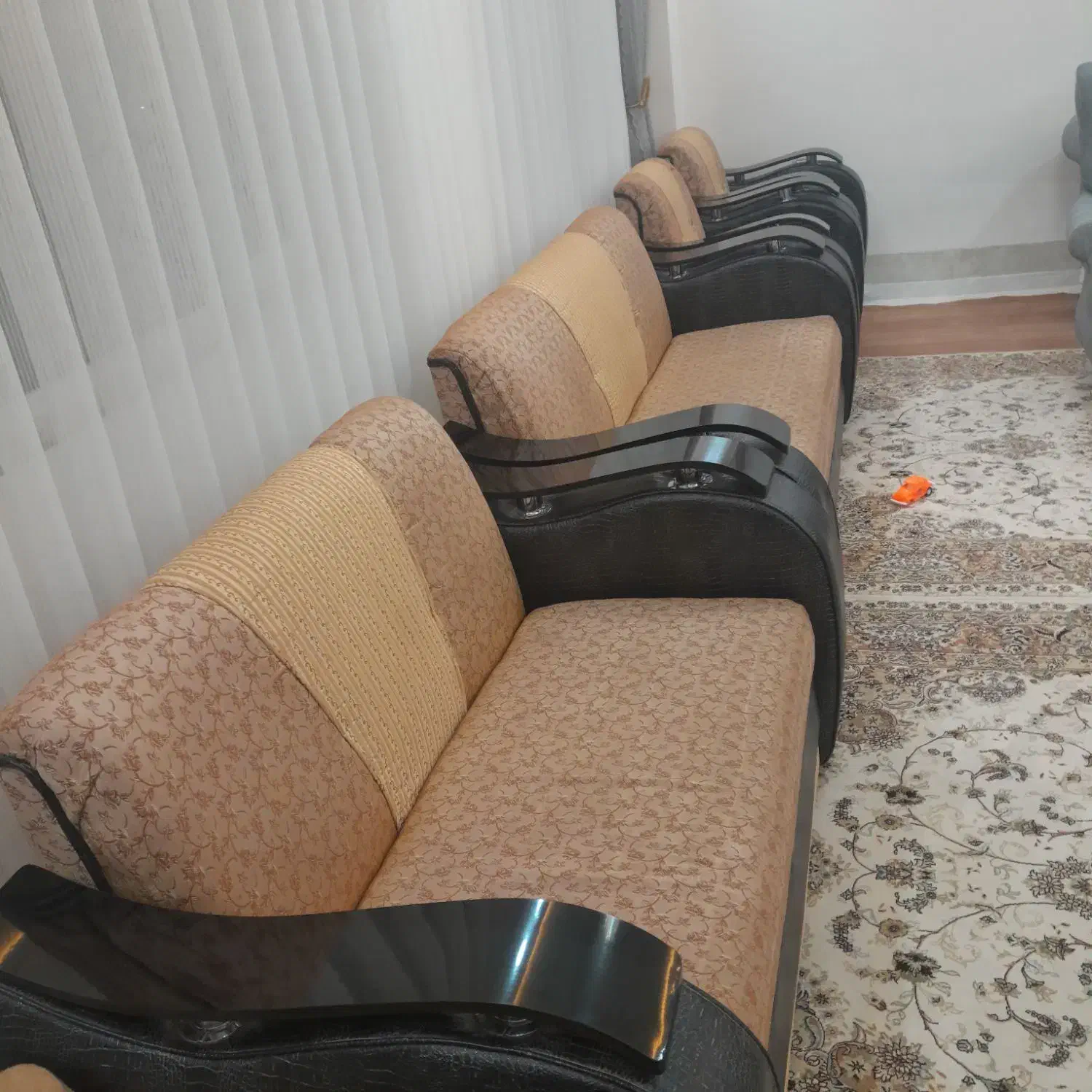 مبل راحتی 7 نفره سالم بدون ایراد  با جلو مبلی|مبلمان خانگی و میز عسلی|ماکو, |دیوار