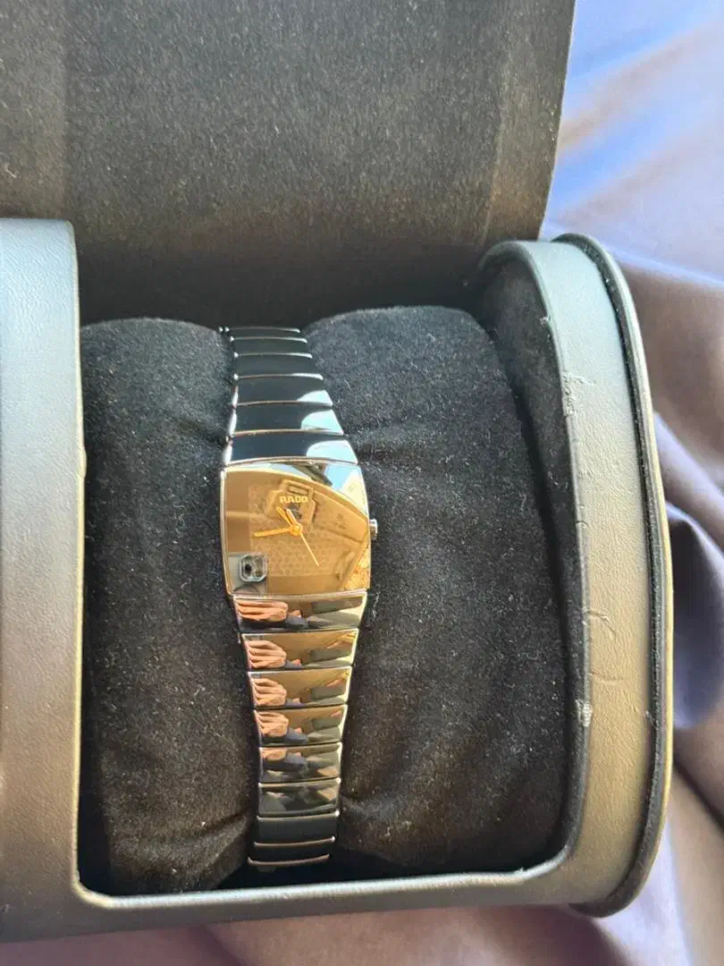 ساعت رادو زنانه اصل سوئیسی شیشه کاس|ساعت|زاهدان, |دیوار