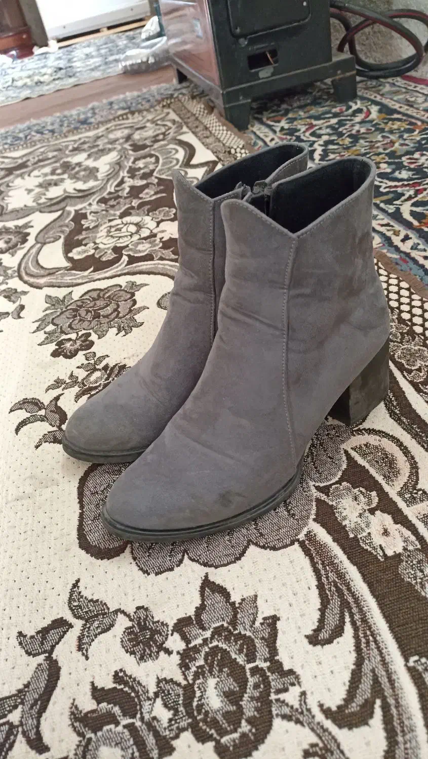 کفش|کیف، کفش، کمربند|مشهد, میان ولایت|دیوار