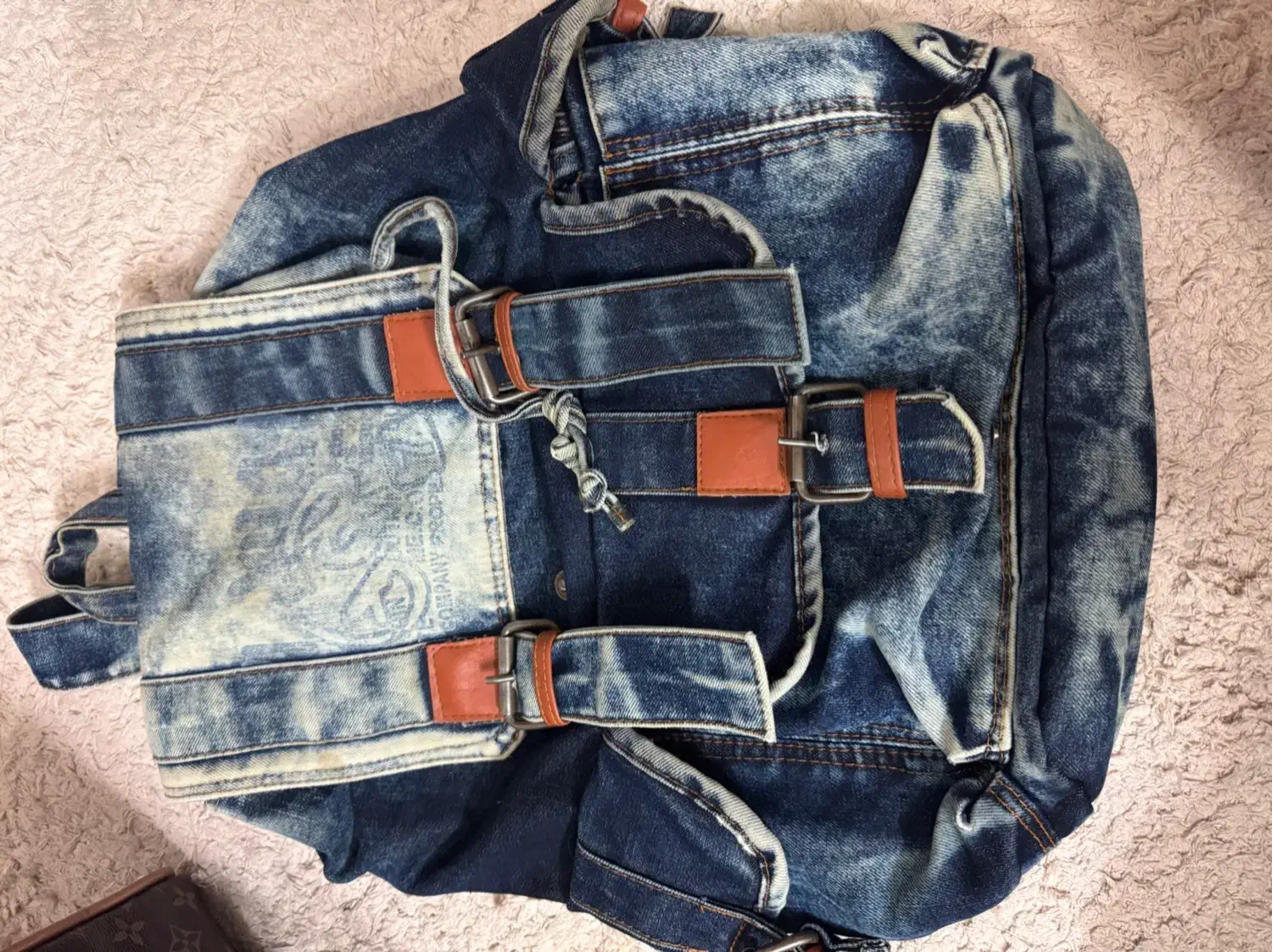 تعدادی کیف و کوله|کیف، کفش، کمربند|شاهین‌شهر, خبرنگار|دیوار