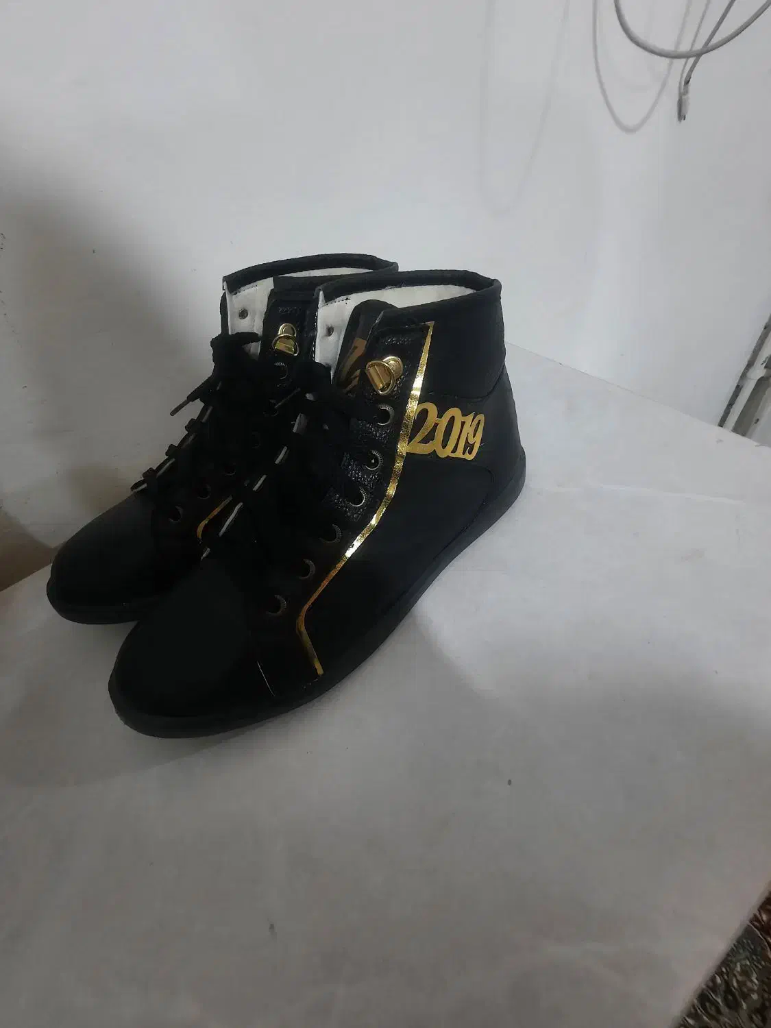 نیم پوتین|کیف، کفش، کمربند|سنقر, |دیوار