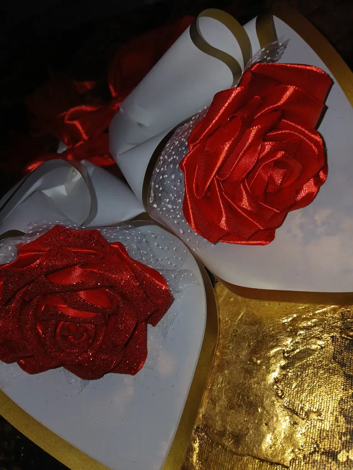 گل ربانی|گل مصنوعی|رباط‌کریم, رباط‌کریم|دیوار