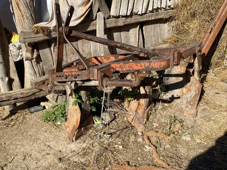 گاو‌اهن|ماشین‌آلات صنعتی|هوراند, |دیوار