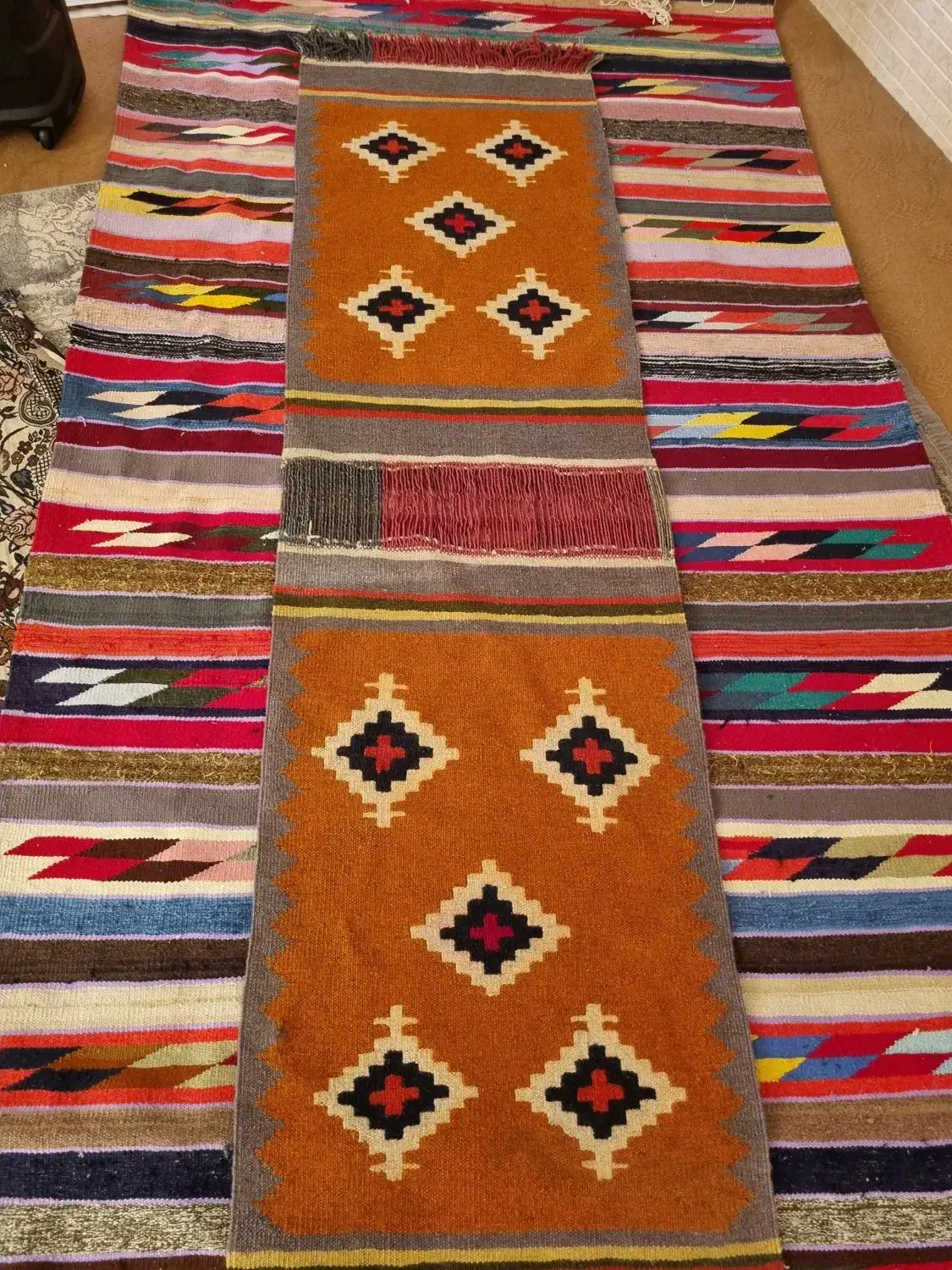 گلیم سنتی قدیمی دوتا|گلیم، جاجیم، گبه|ساوه, |دیوار