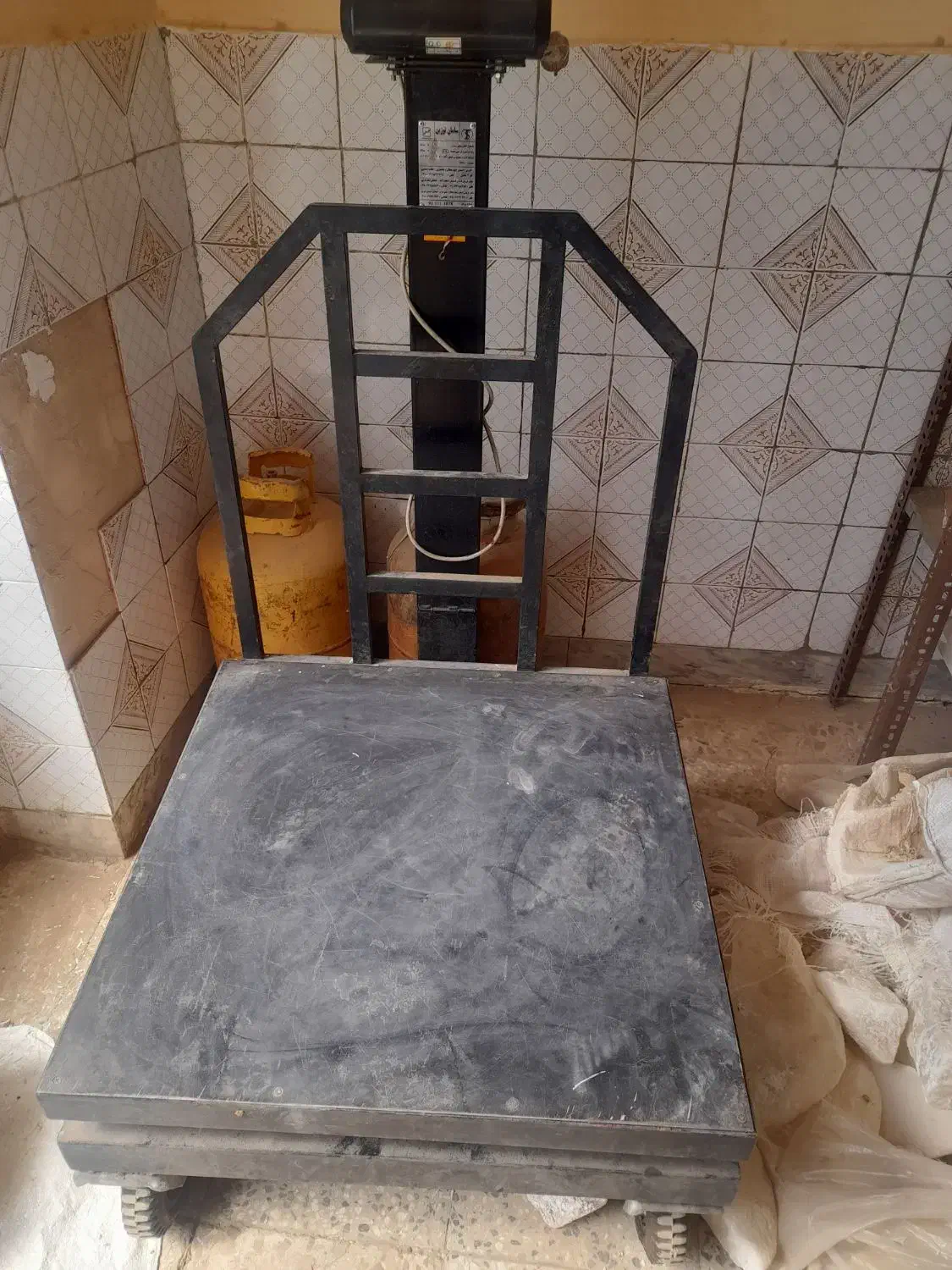 باسکول پانصد کیلوی وچهار راس میش افشاری جوان|حیوانات مزرعه|بن, |دیوار